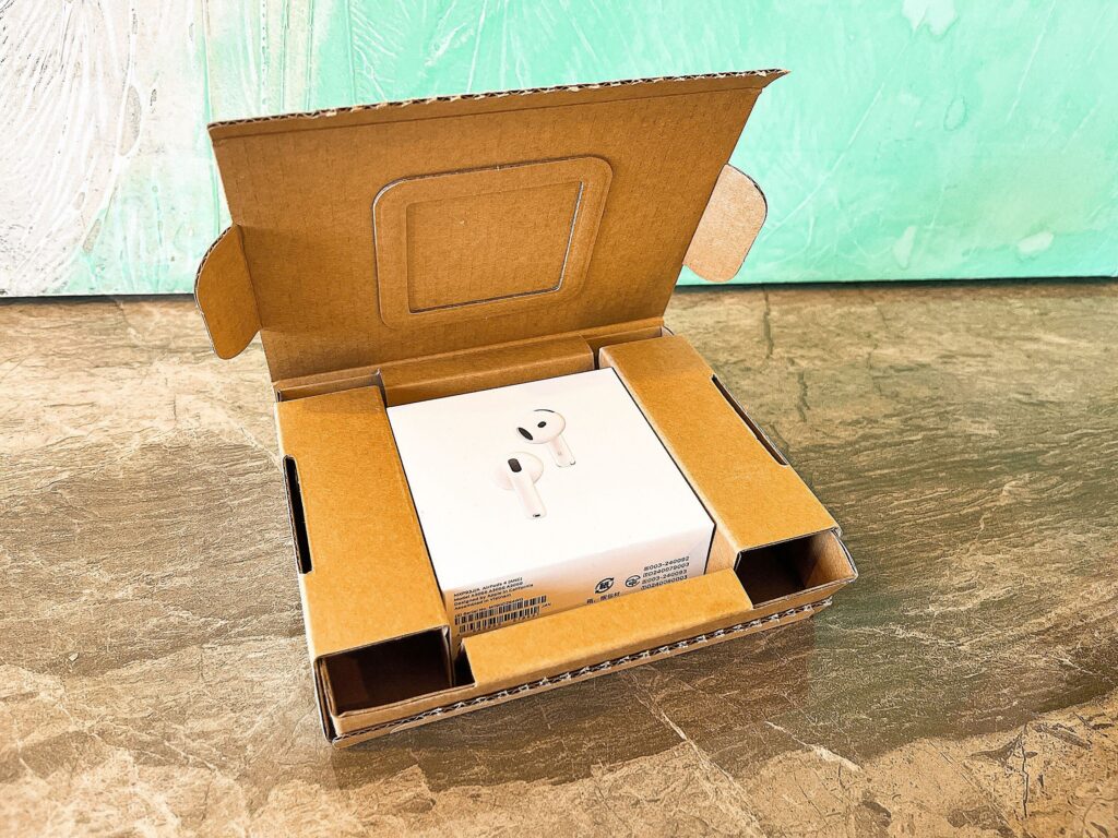 ノイズキャンセリングの圧迫感の原因を解決するために買った、箱に入っている新しいイヤホン