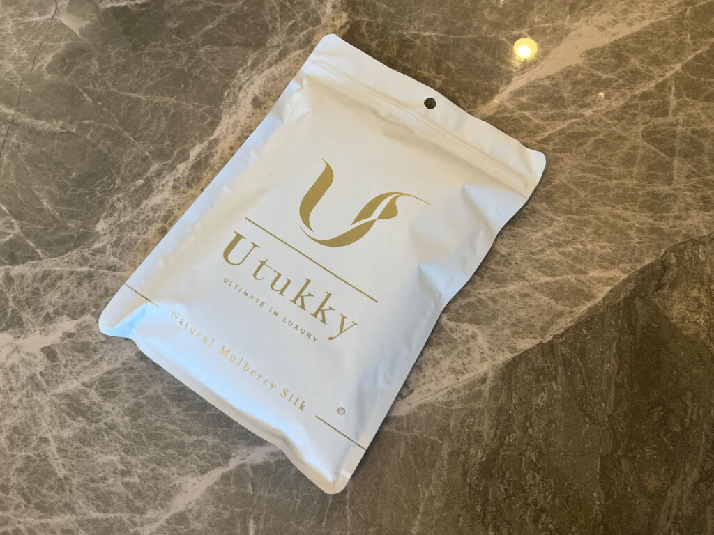silk pillow cover no effect simple package リピート購入や自分用に最適な、シルク枕カバーの簡易プラスチック包装。豪華な箱がなくても、中身の品質の良さは変わりません。